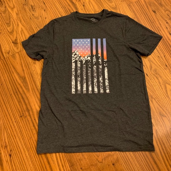 Old Navy Flag Tee Shirt - Picture 1 of 2